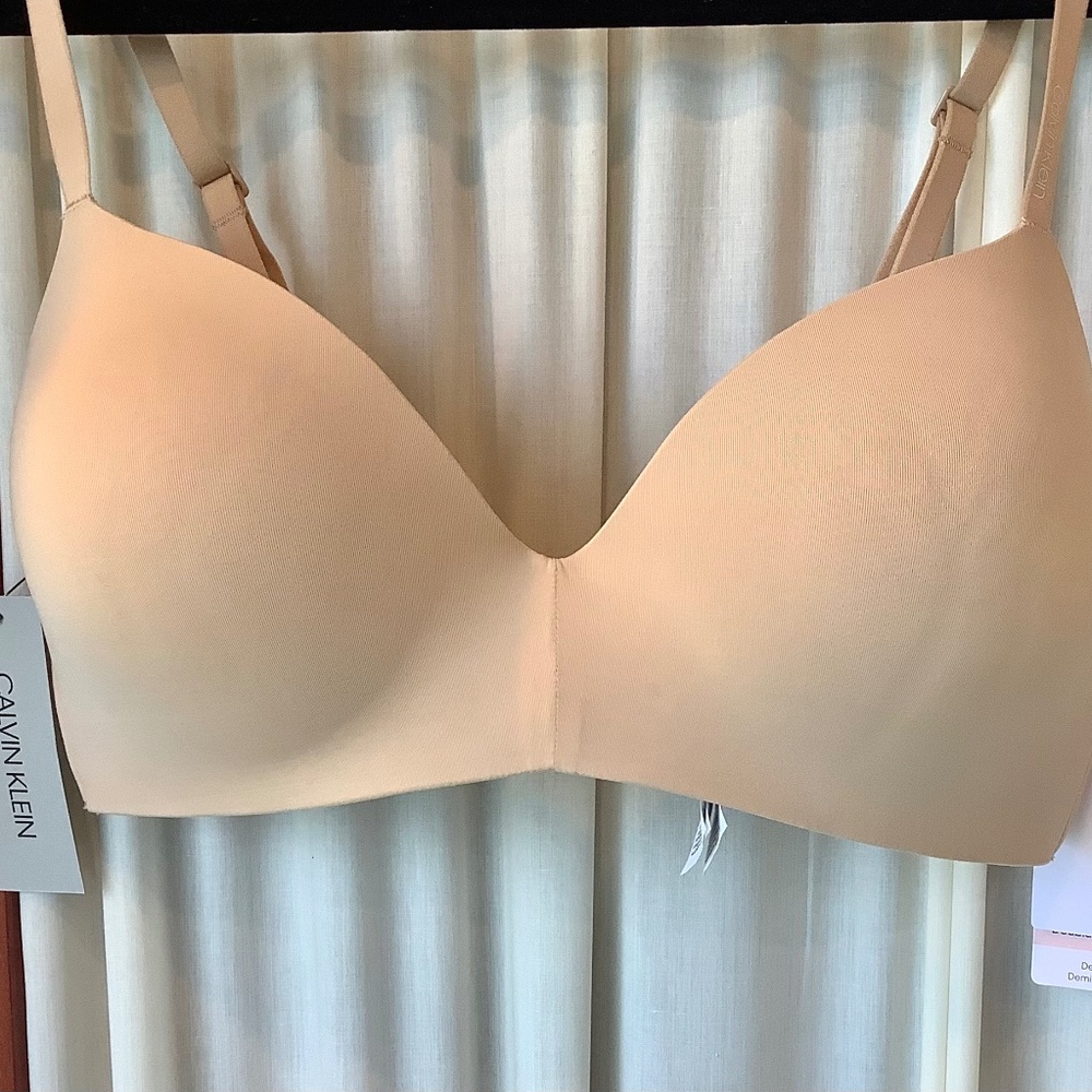 NWT Calvin Klein Demi Bra Wireless Size 34C
